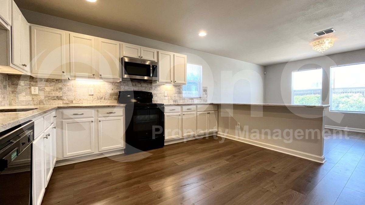 13269 Fowler Dr - Photo 4 of 24