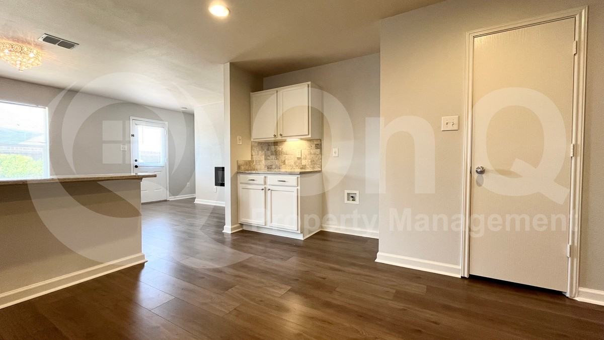 13269 Fowler Dr - Photo 5 of 24