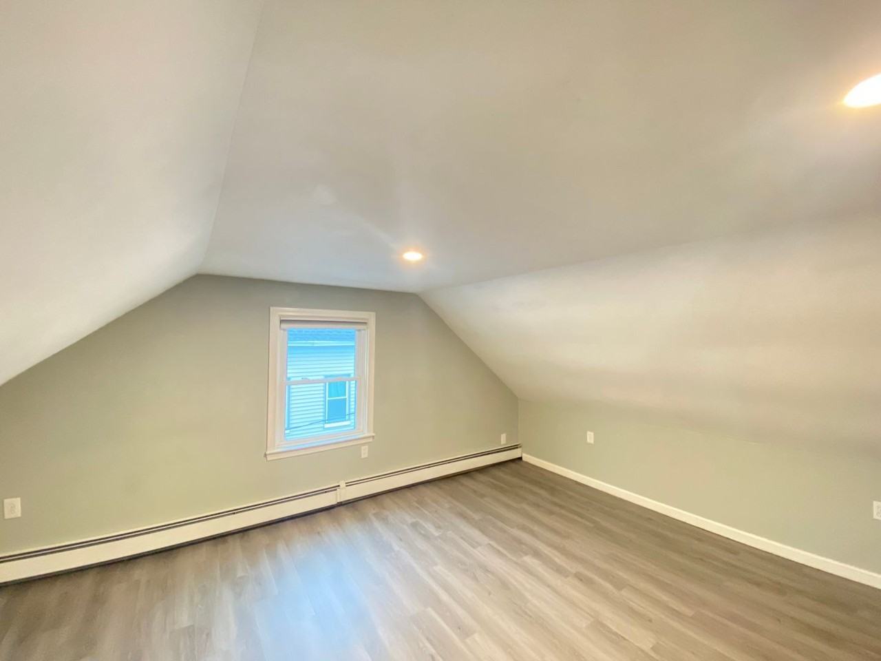 33 Silver St - Photo 2 of 28