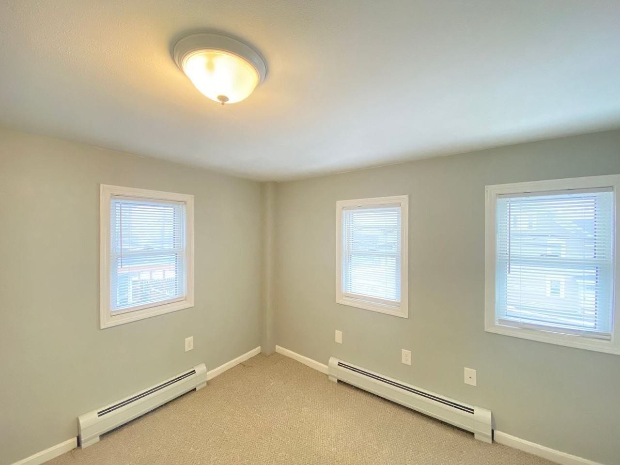 33 Silver St - Photo 7 of 28