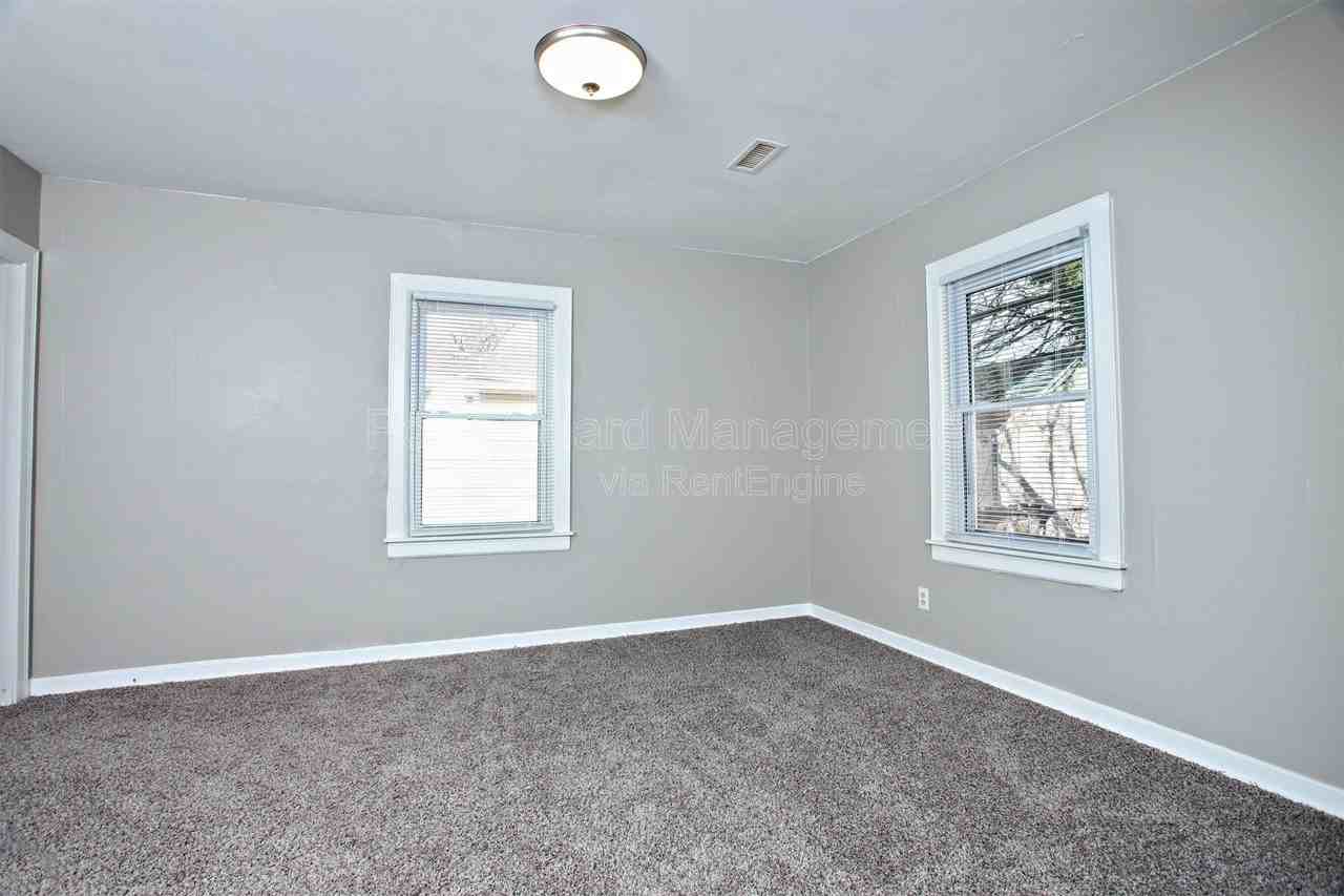 2006 S Emporia Ave - Photo 4 of 9