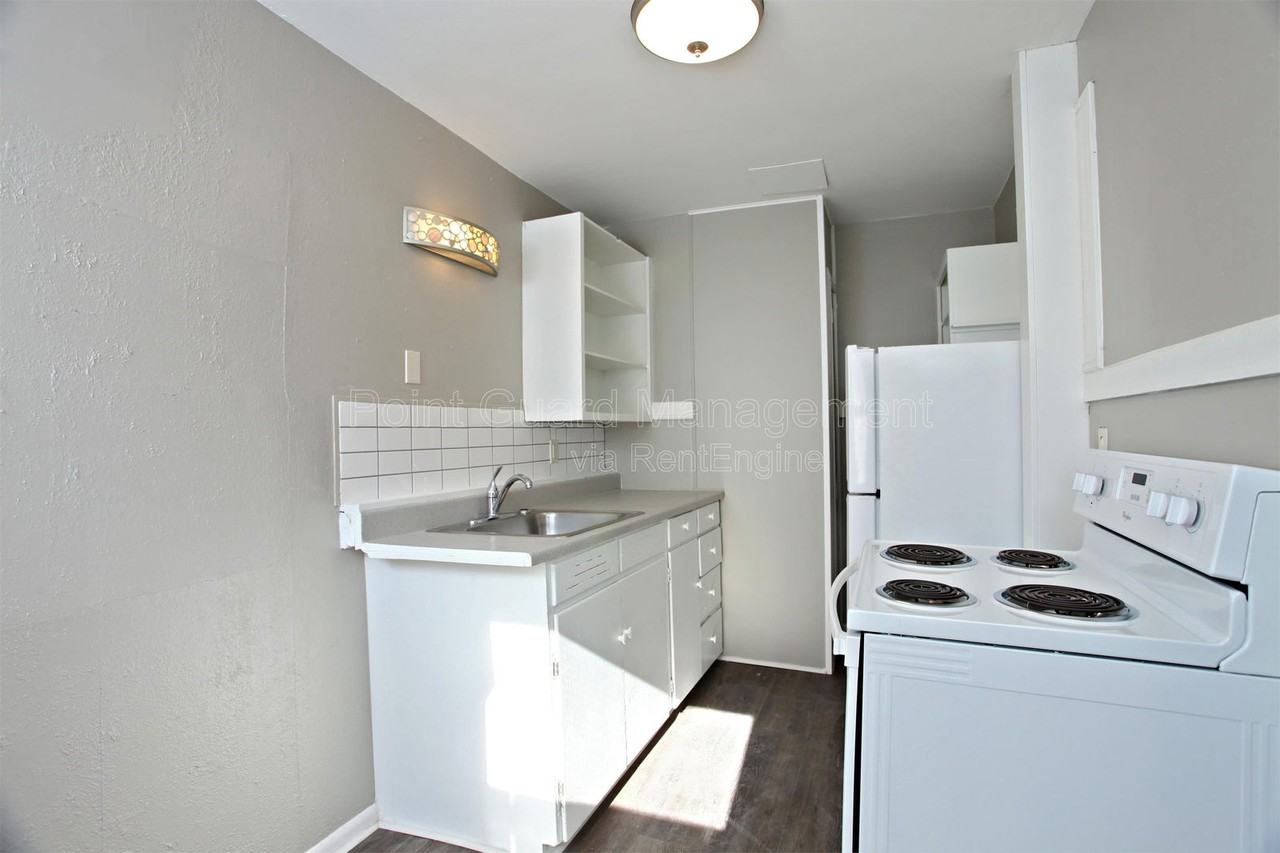 2006 S Emporia Ave - Photo 5 of 9