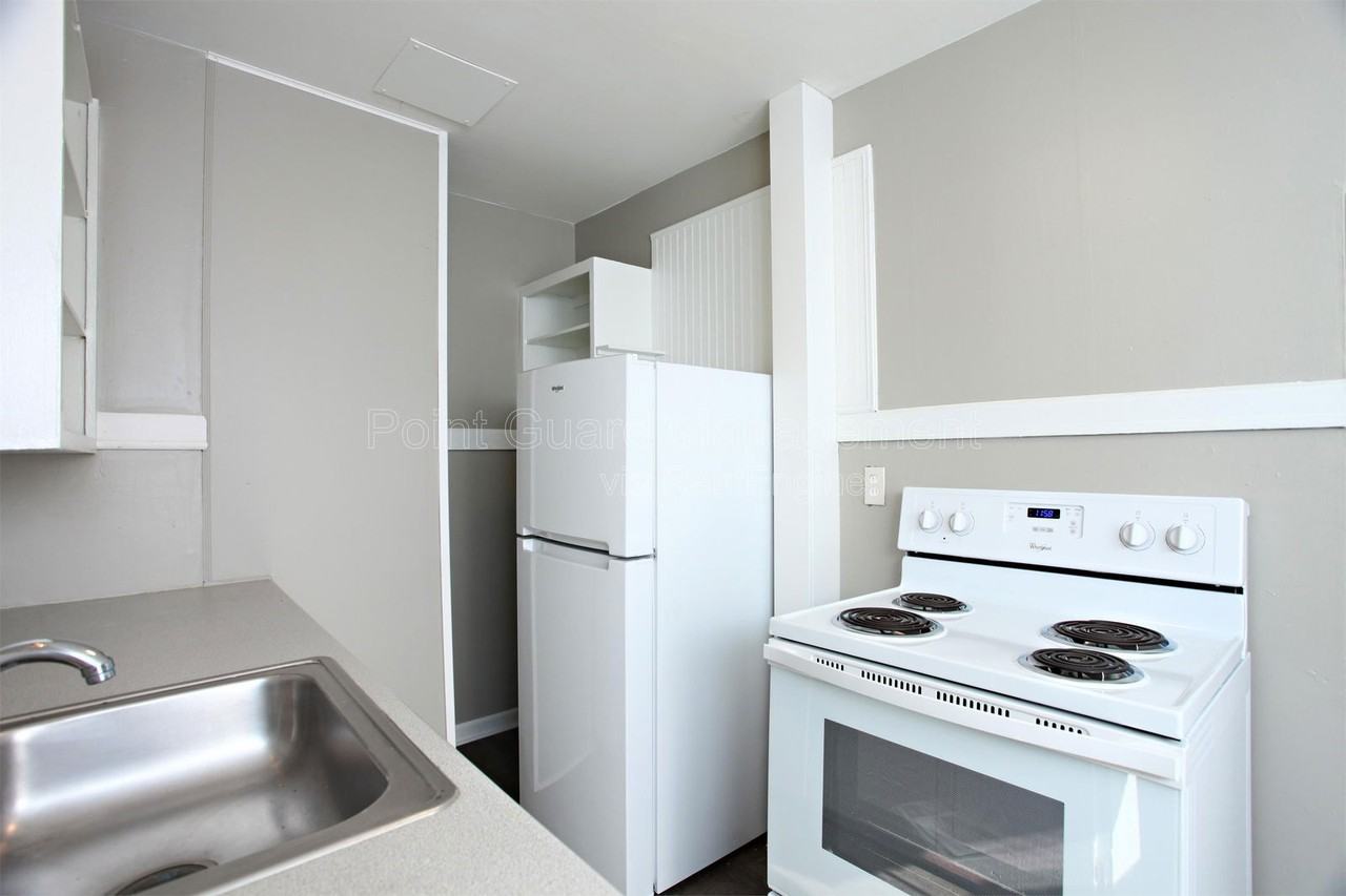 2006 S Emporia Ave - Photo 7 of 9