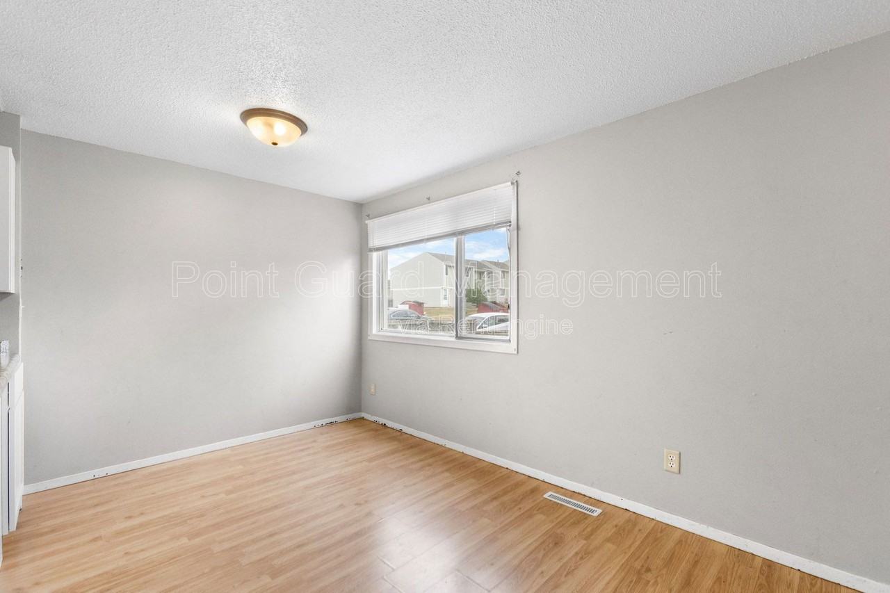 1824 S Cleveland Ave - Photo 4 of 32