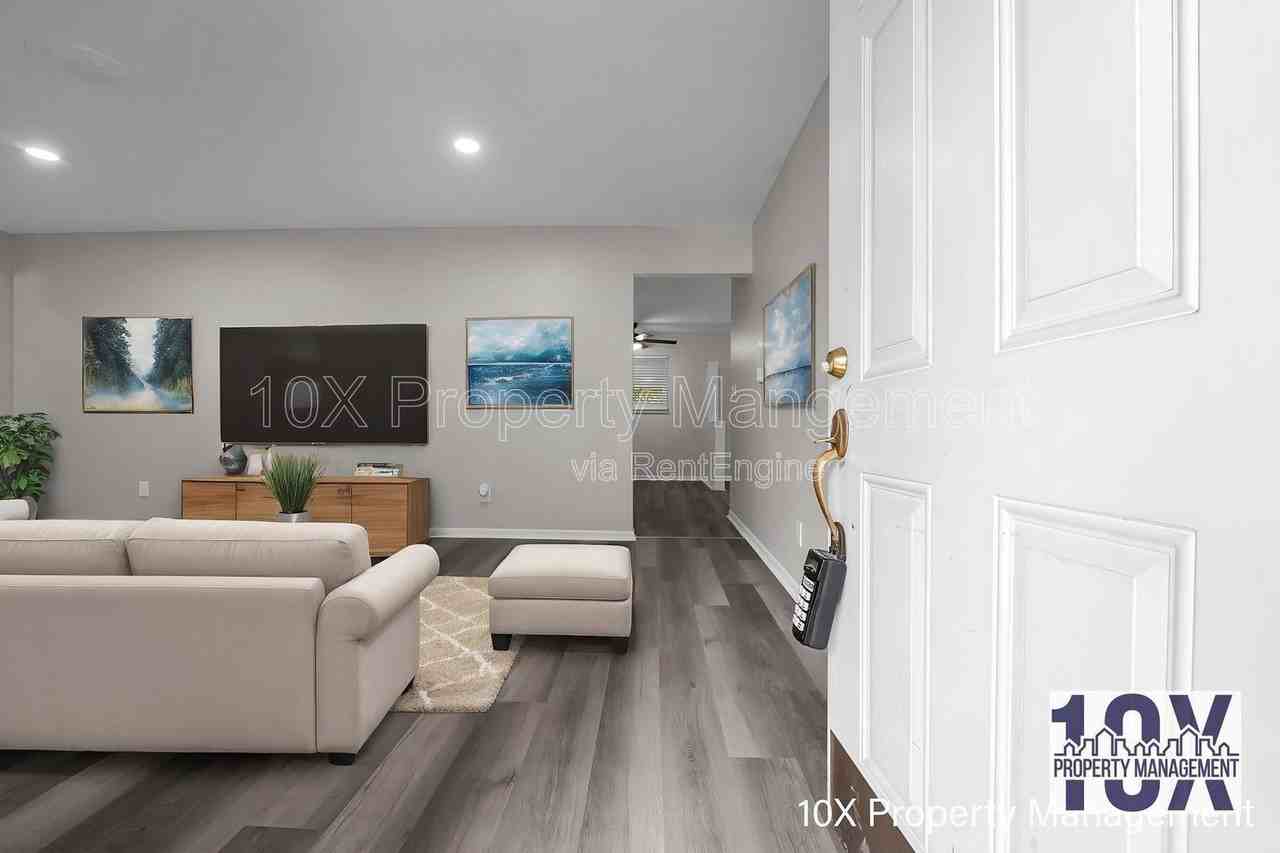 2892 Longfield Rd - Photo 6 of 40