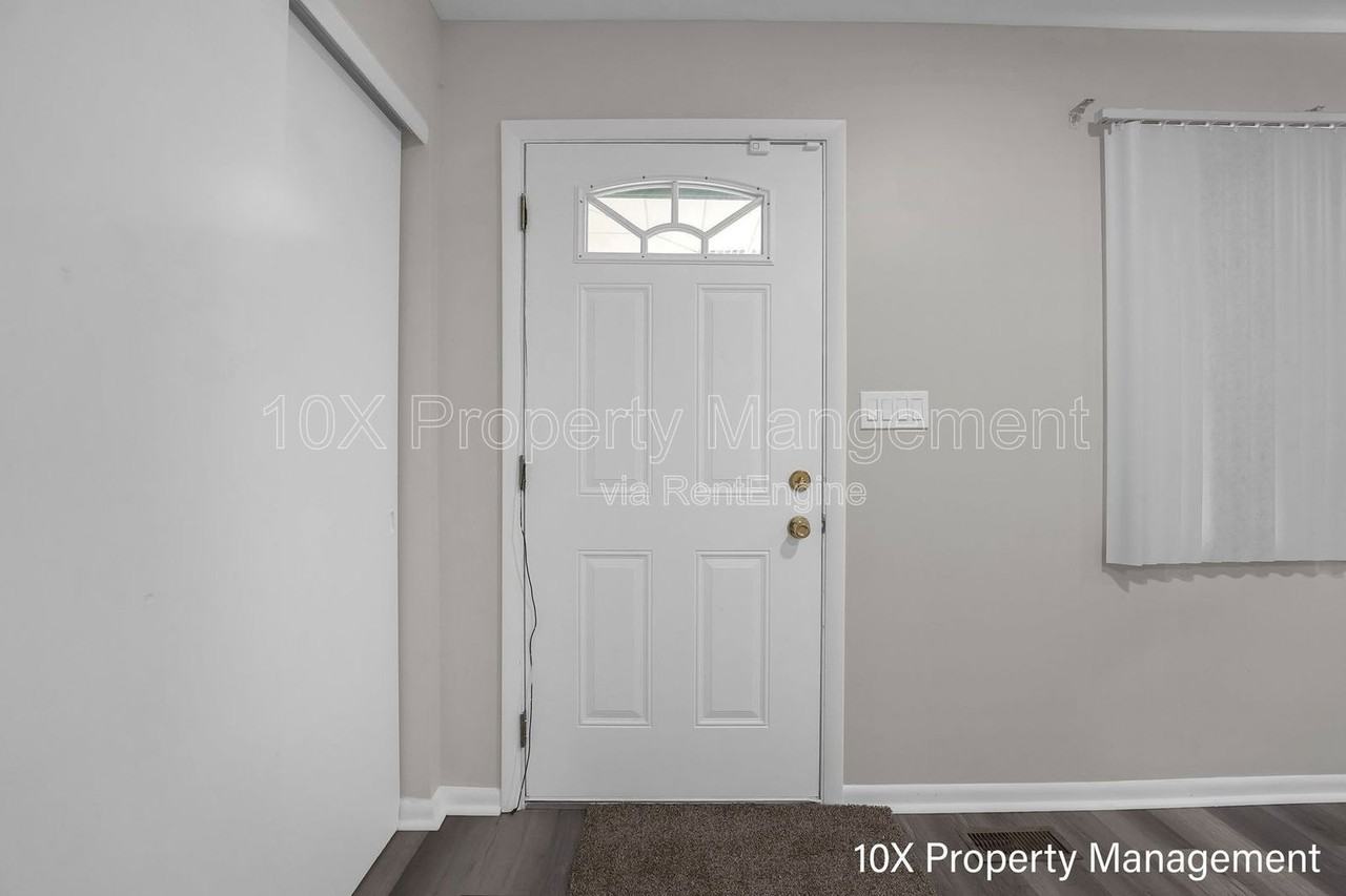 2892 Longfield Rd - Photo 7 of 40