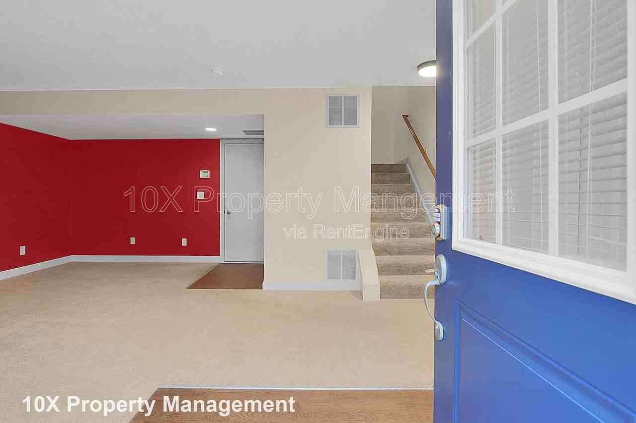 1442 Bloomington Blvd - Photo 7 of 35