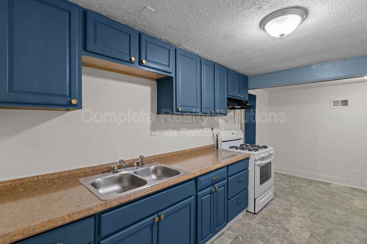 465 S Dade Ave - Photo 3 of 28