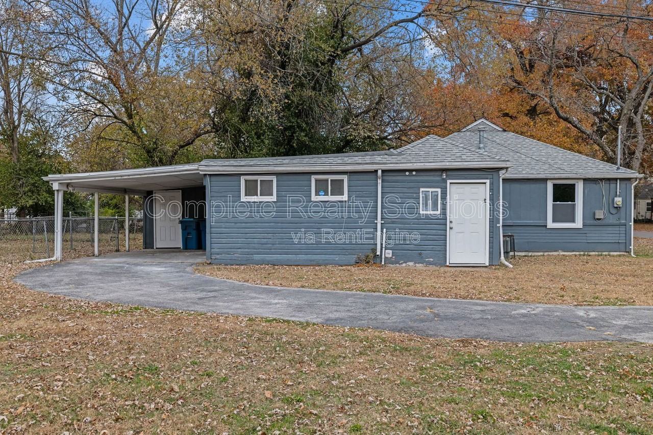 465 S Dade Ave - Photo 6 of 28