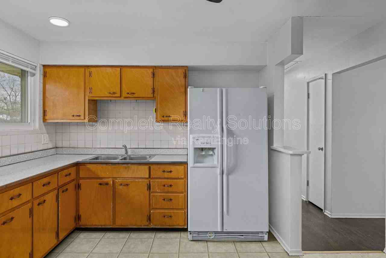 11809 Bridgevale Ave - Photo 2 of 26