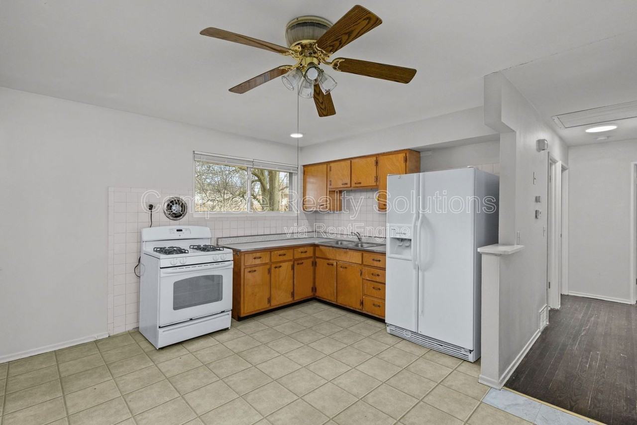 11809 Bridgevale Ave - Photo 4 of 26