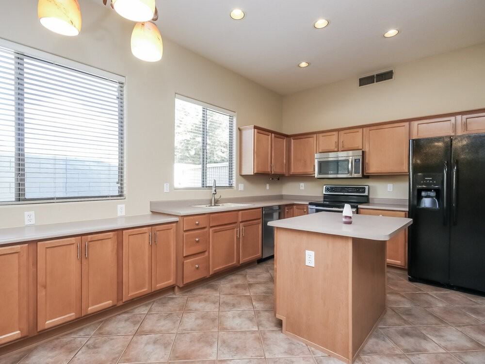 1714 S Colonial Dr - Photo 5 of 13