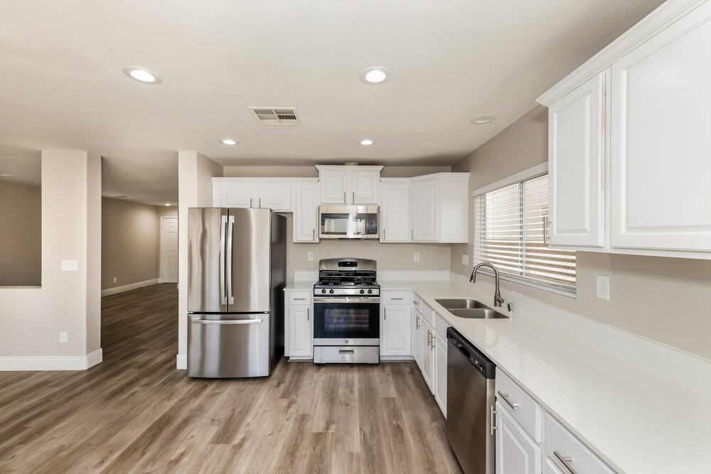 7450 Easingwold Dr - Photo 7 of 17