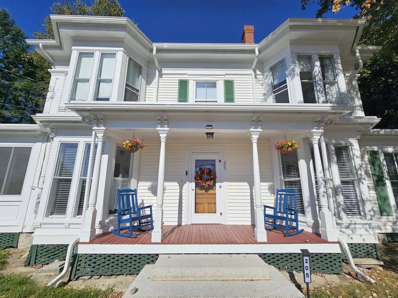 205 Main St - Photo 2 of 19