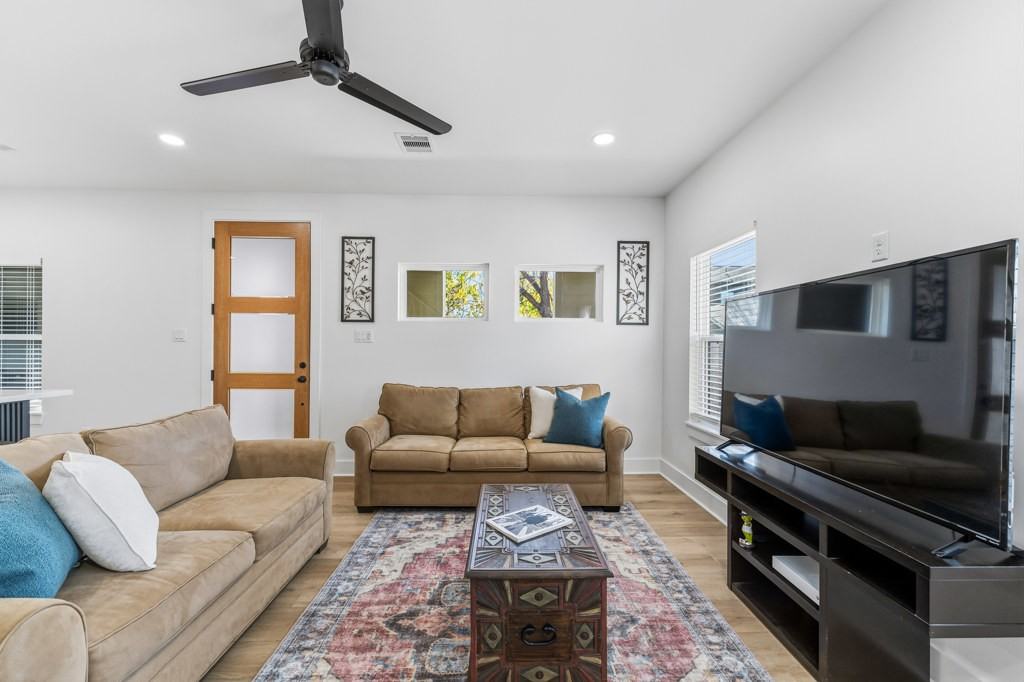 3327 Cornell St #B - Photo 5 of 24