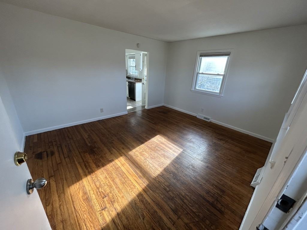 3512 Lansdowne Dr #B - Photo 6 of 8