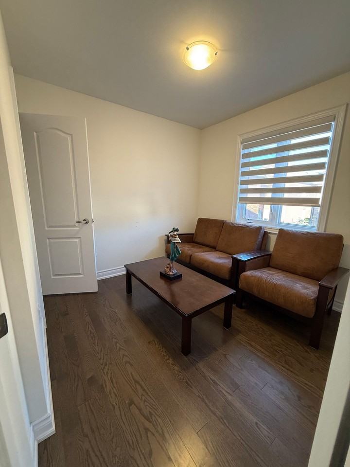 337 William Forster Rd - Photo 4 of 8