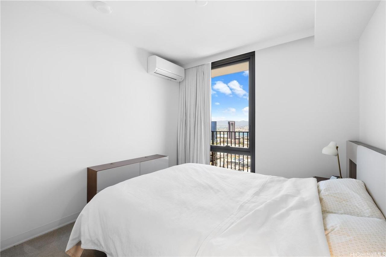 987 Queen St #3603 - Photo 6 of 24