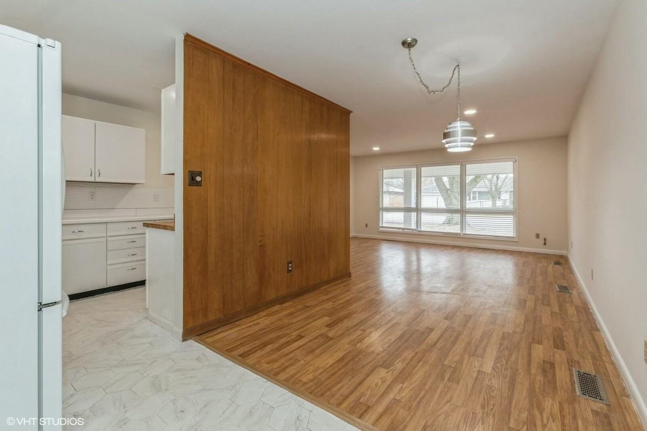 121 Belmont Ct - Photo 4 of 12