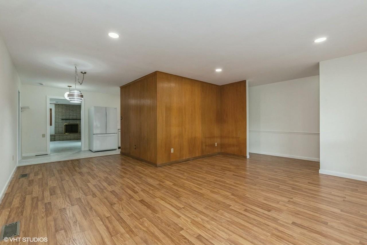 121 Belmont Ct - Photo 5 of 12