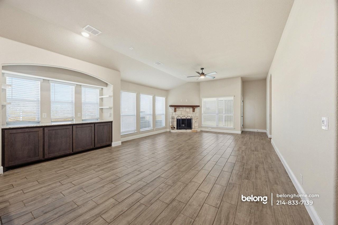 10725 Rothland St - Photo 4 of 21