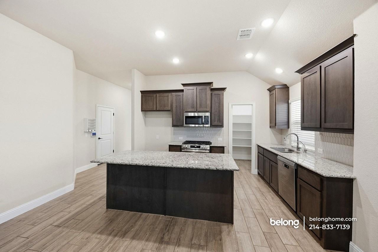 10725 Rothland St - Photo 7 of 21