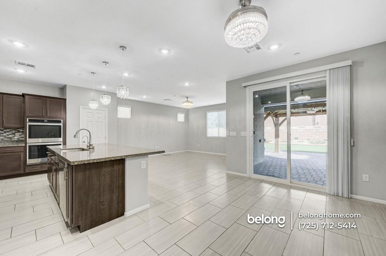 653 Timberfalls Ln - Photo 2 of 21