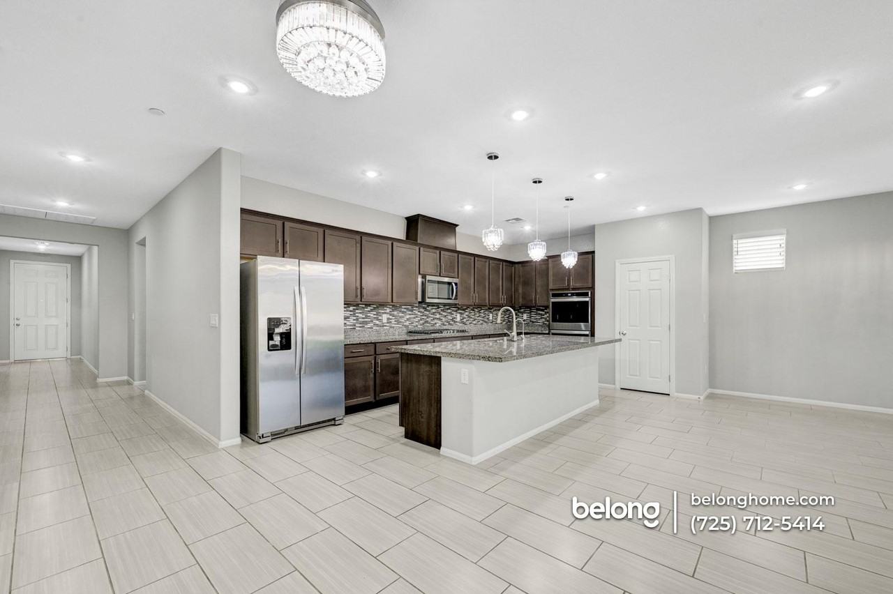 653 Timberfalls Ln - Photo 4 of 21