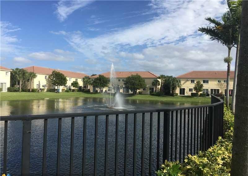 3222 Nw 31st Ter - Photo 7 of 39