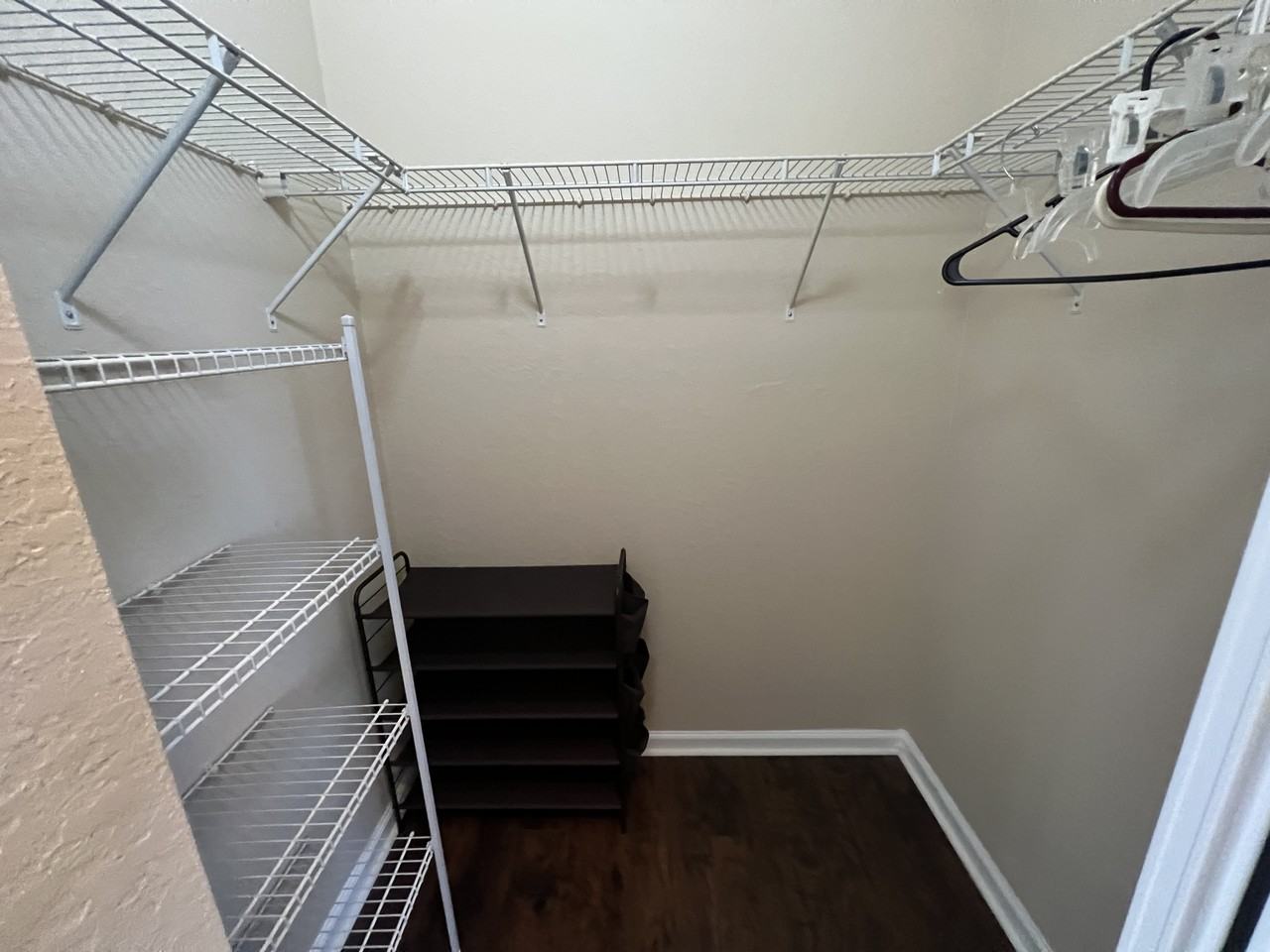 3222 Nw 31st Ter - Photo 5 of 39