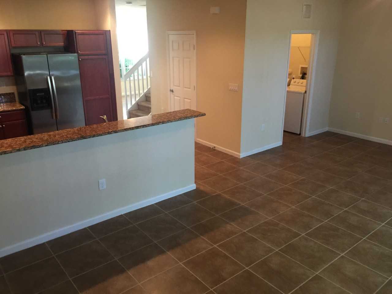 3222 Nw 31st Ter - Photo 3 of 39