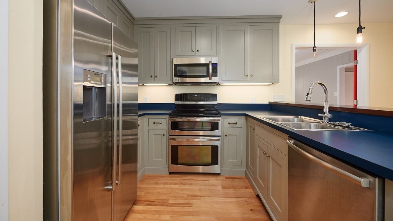 2102 Avalon Dr - Photo 6 of 13