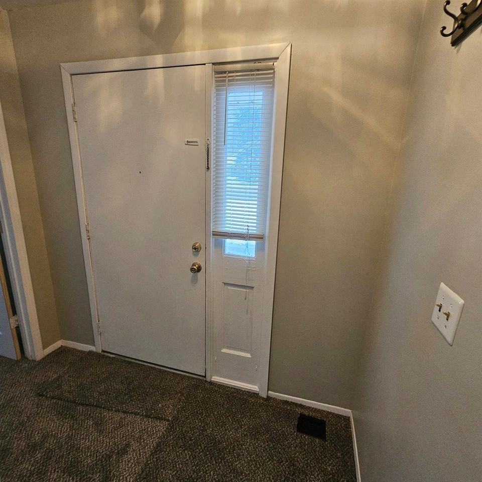 48498 Sugarbush Rd - Photo 2 of 10