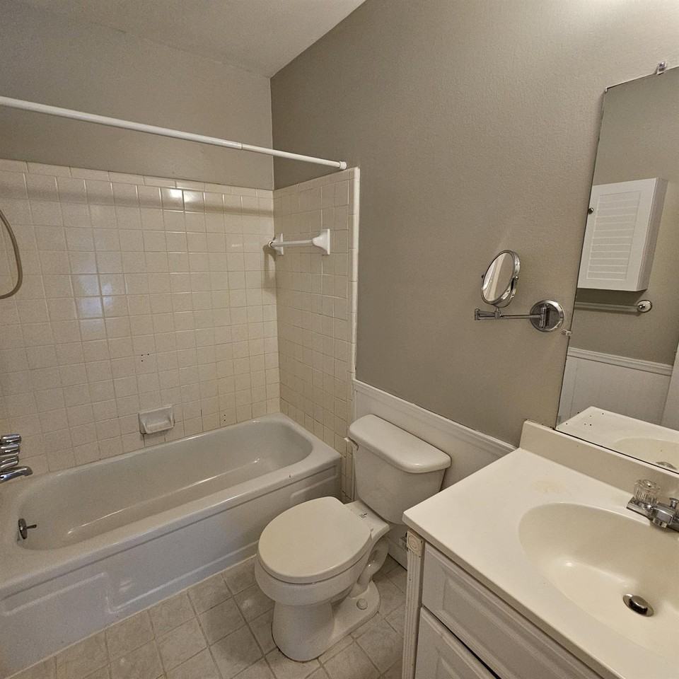 48498 Sugarbush Rd - Photo 6 of 10