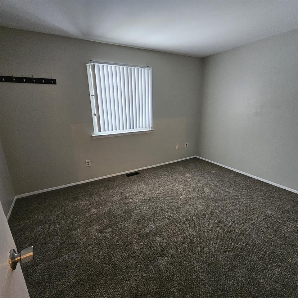 48498 Sugarbush Rd - Photo 7 of 10