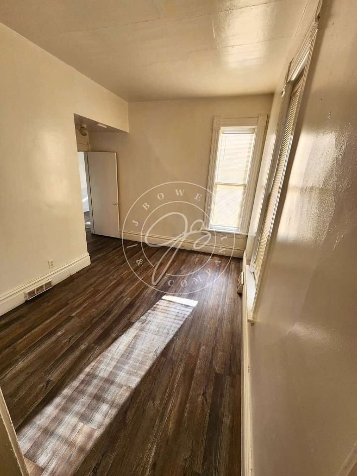 1304 Broadway St - Photo 7 of 7