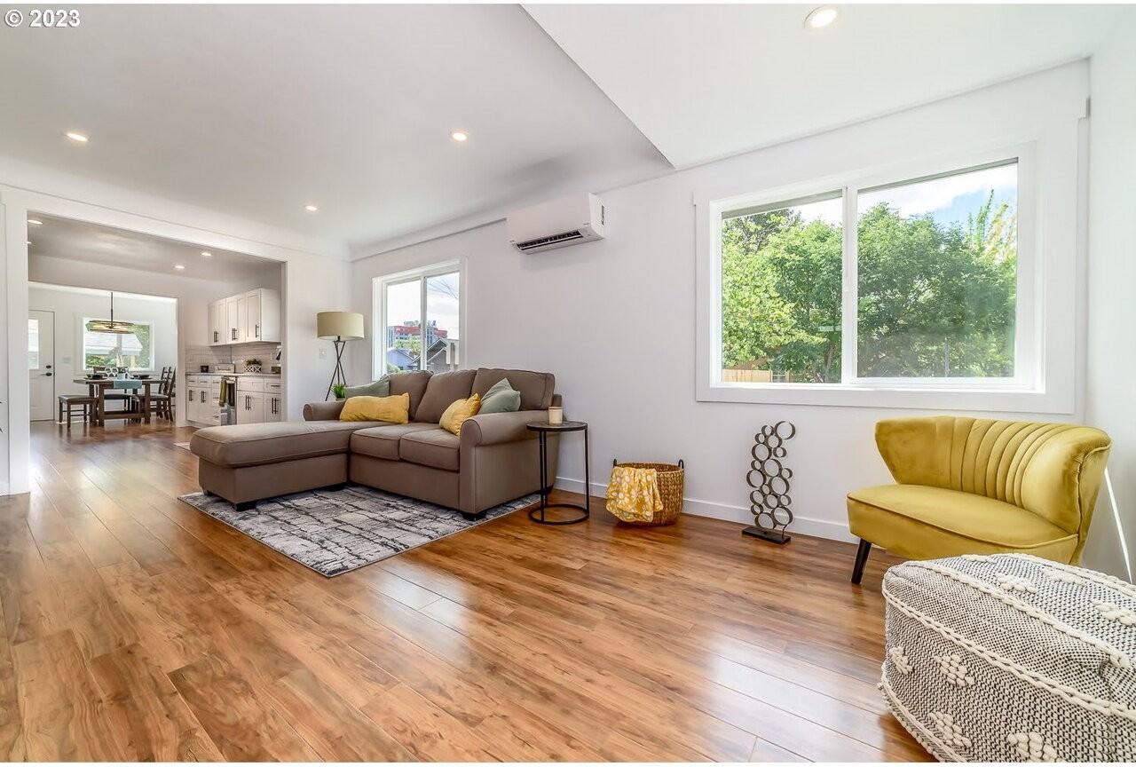 1493 Lincoln St - Photo 3 of 18