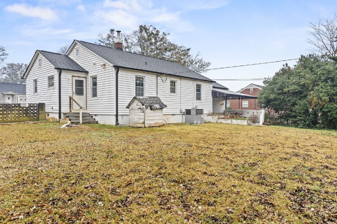 456 Longview Dr - Photo 2 of 27