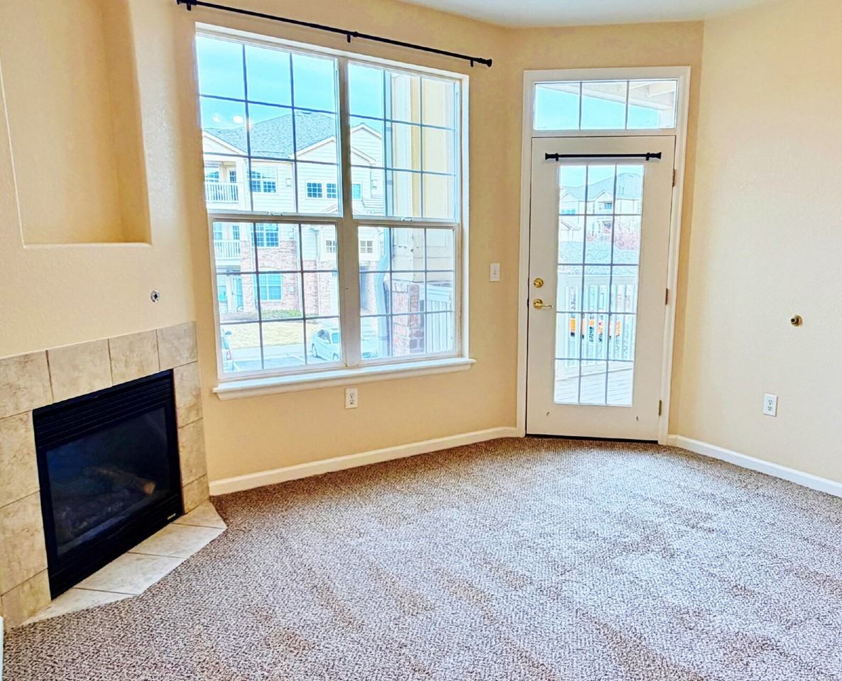 5704 N Gibralter Way - Photo 4 of 22