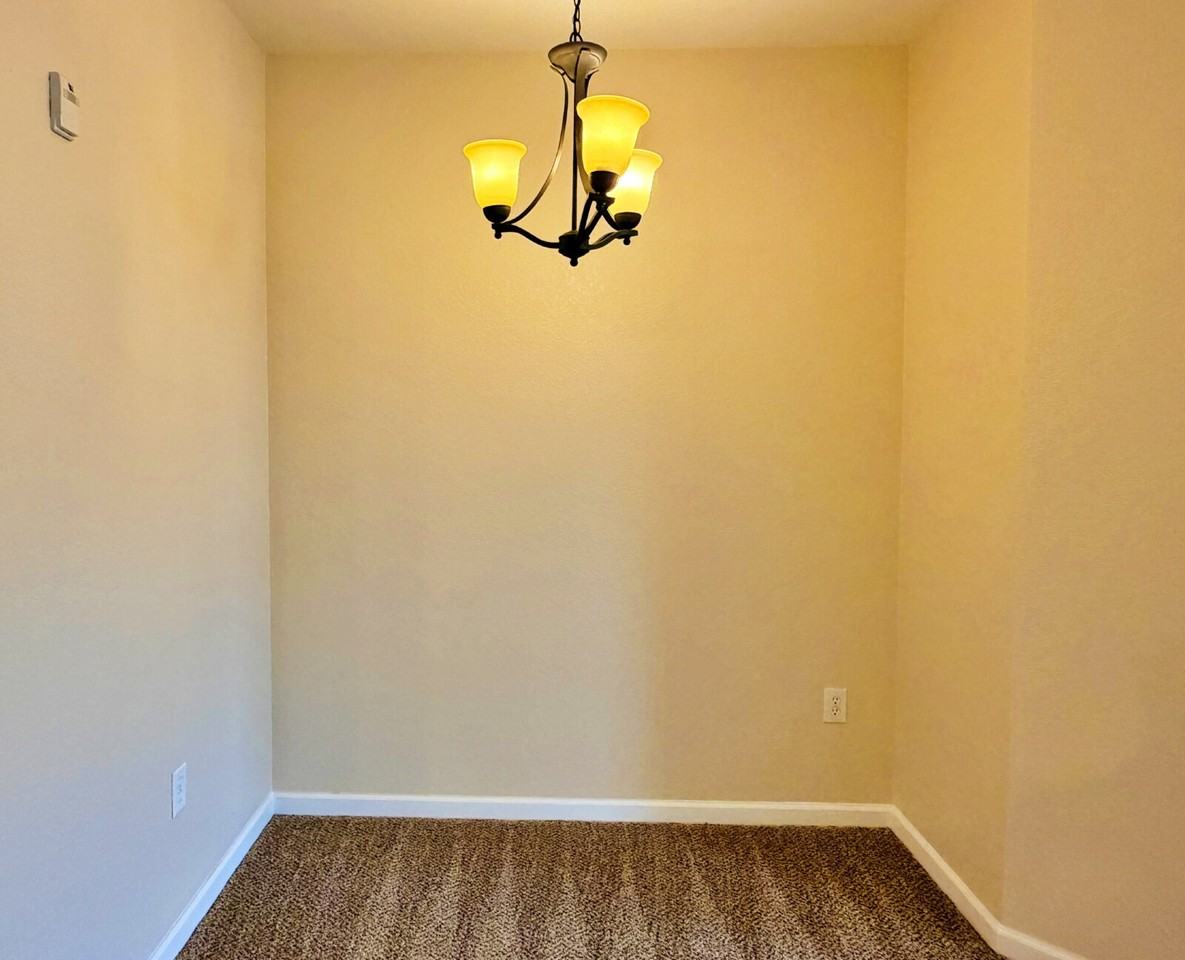 5704 N Gibralter Way - Photo 6 of 22