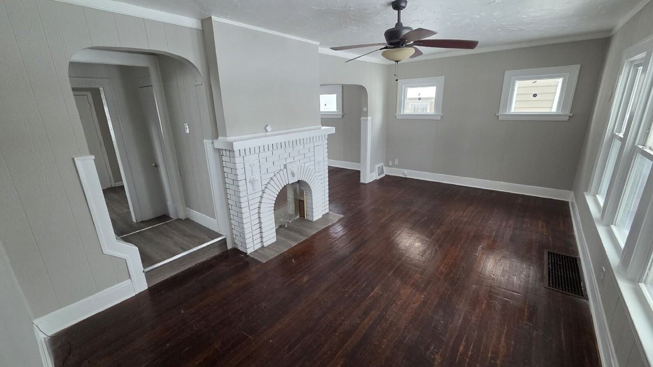 16321 Invermere Ave - Photo 2 of 22