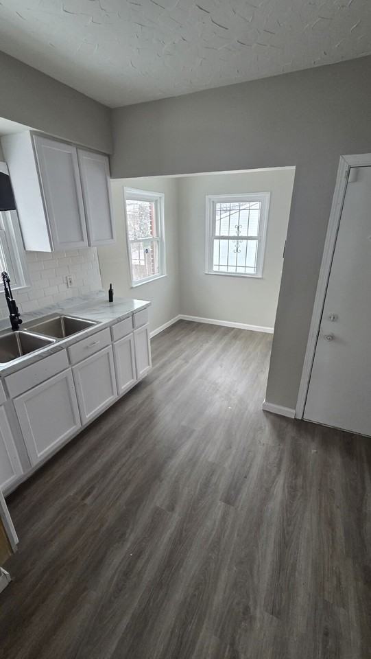 16321 Invermere Ave - Photo 5 of 22