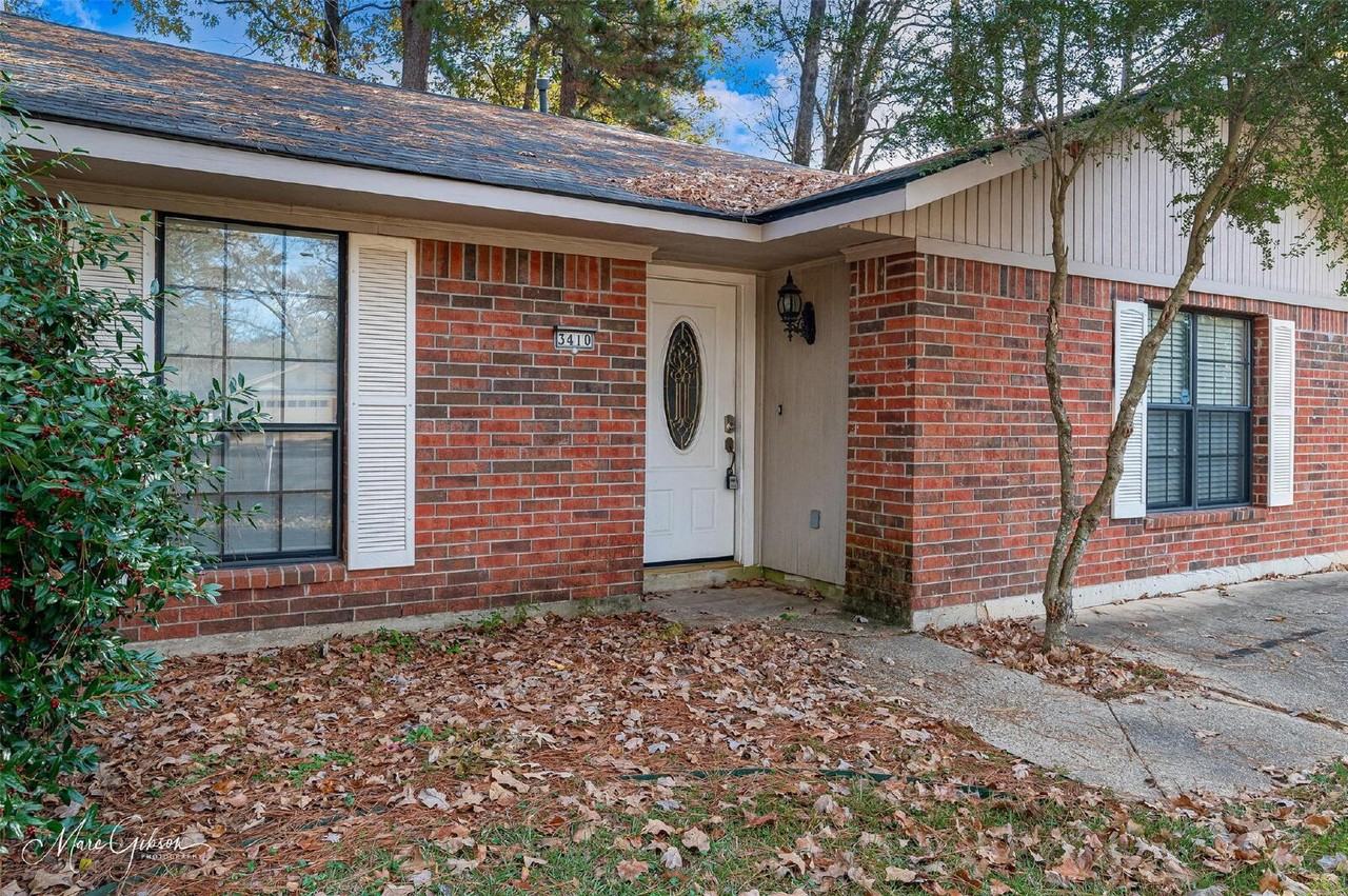 3410 Woodvine Cir - Photo 3 of 21