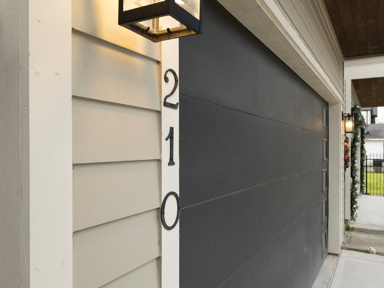 210 E 32nd St - Photo 4 of 50