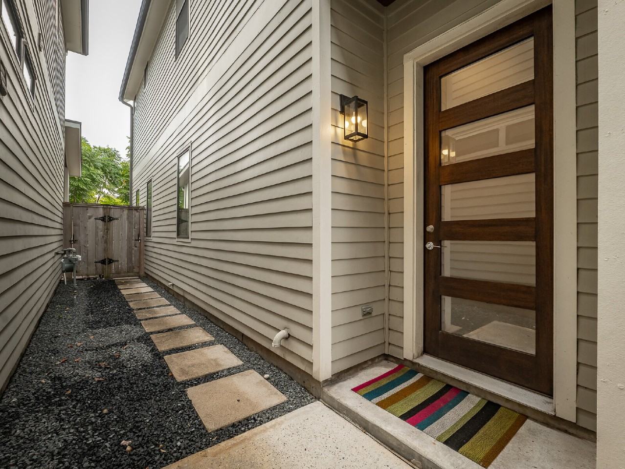 210 E 32nd St - Photo 6 of 50