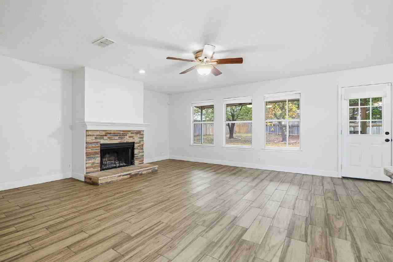 7442 Tall Cedar - Photo 6 of 33