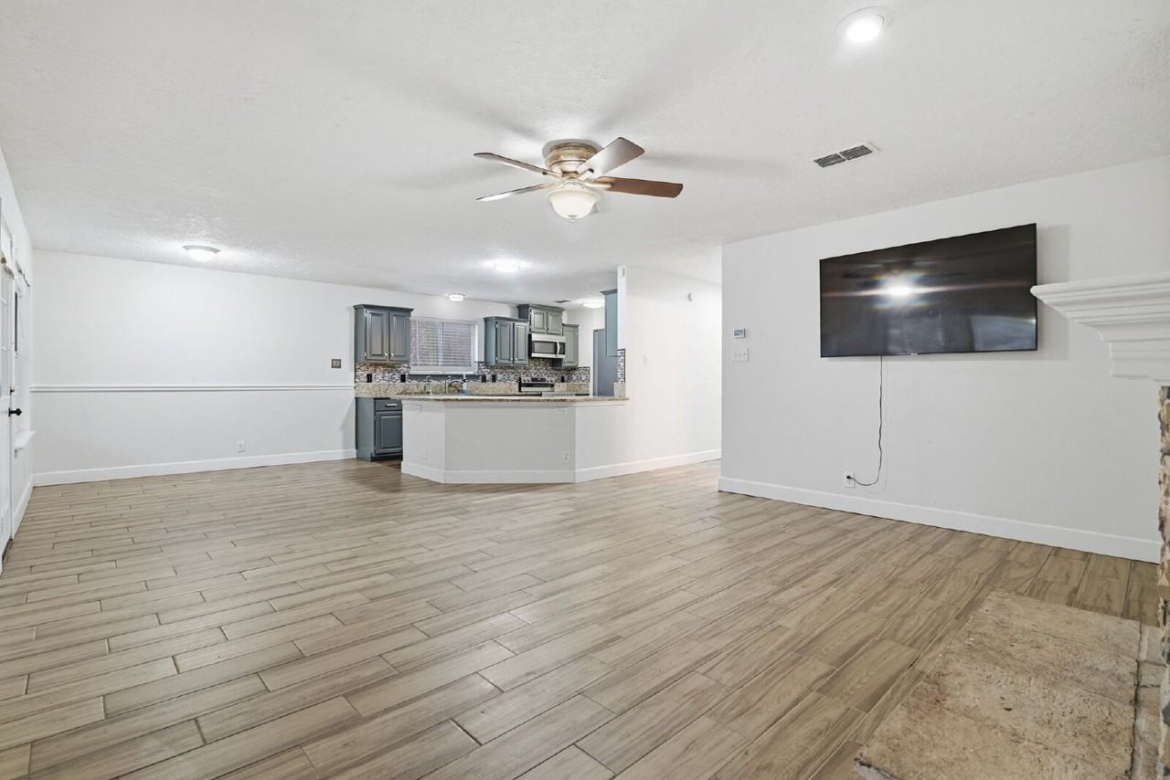 7442 Tall Cedar - Photo 7 of 33