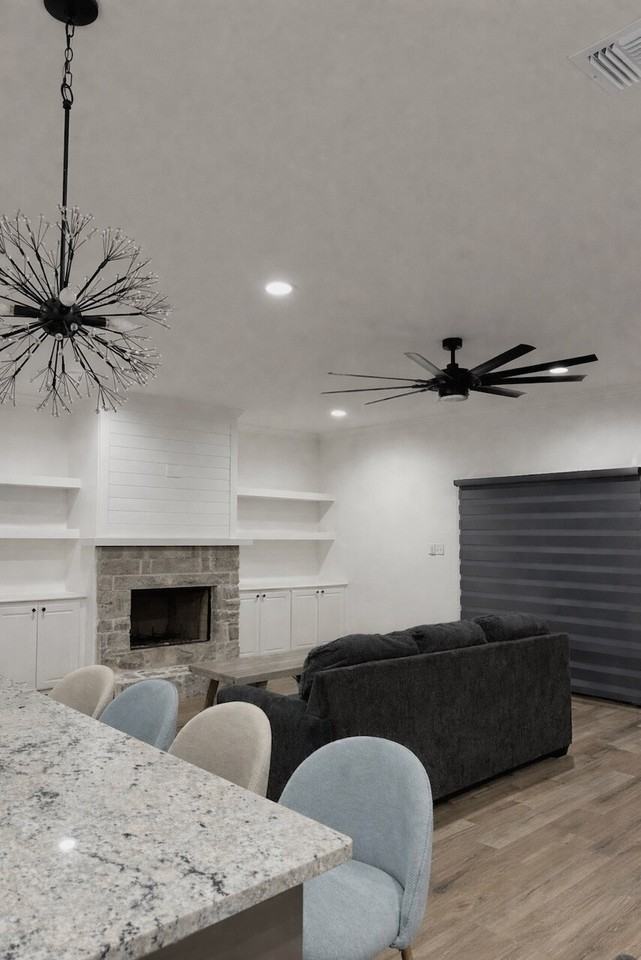 7001 17th St - Photo 4 of 24