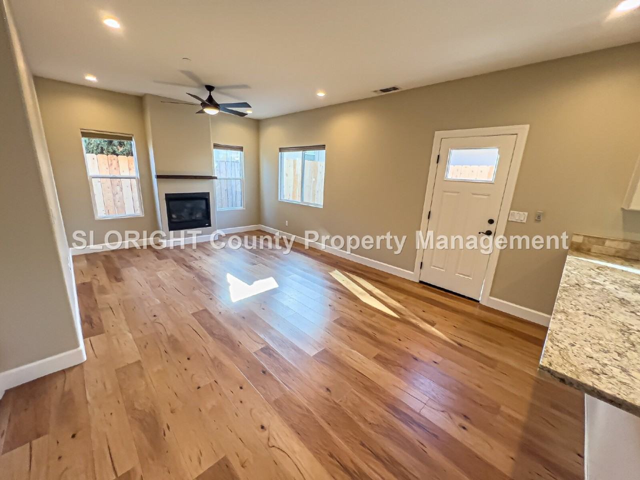 614 Vine St - Photo 5 of 25