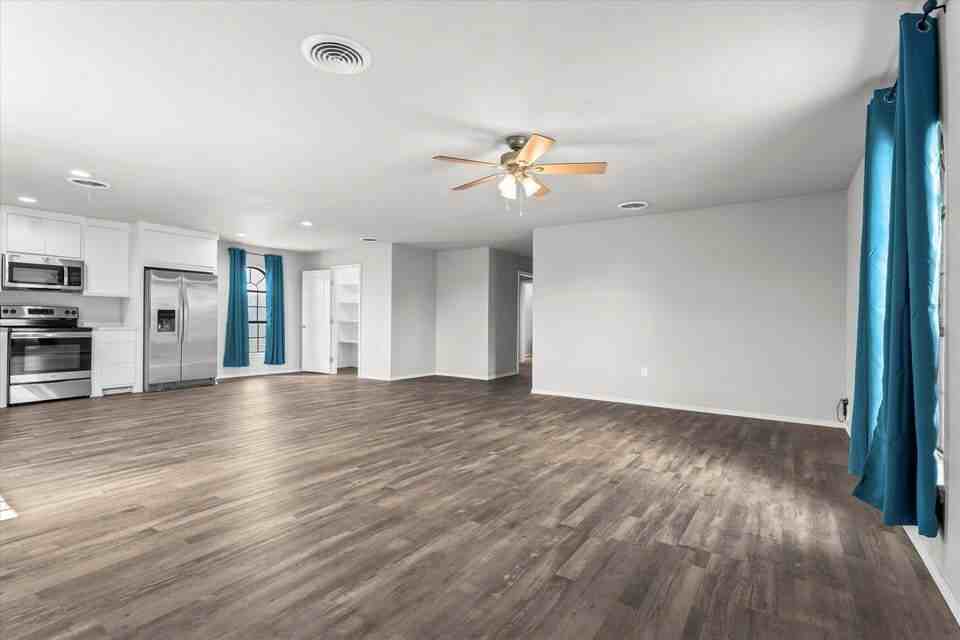 327 Hiracheta Dr - Photo 7 of 26